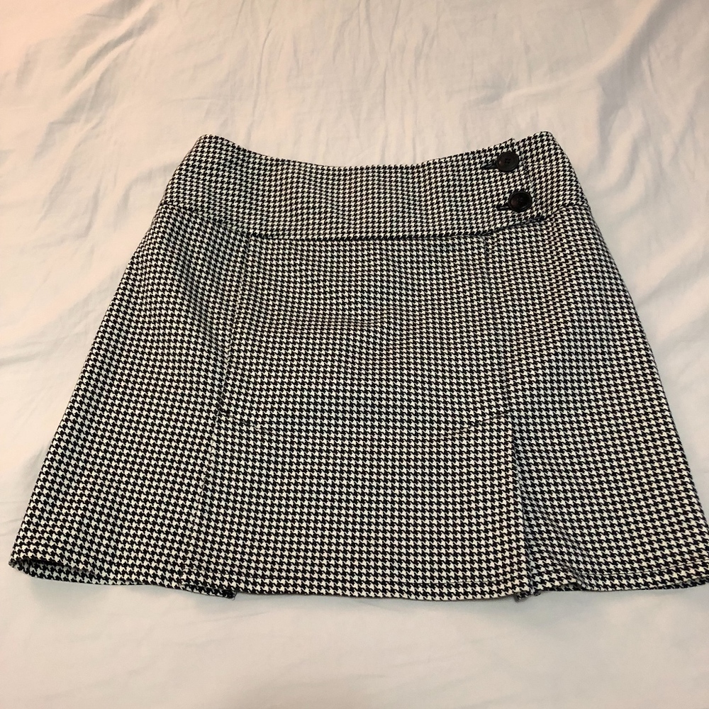 Houndstooth mod squad style skirt